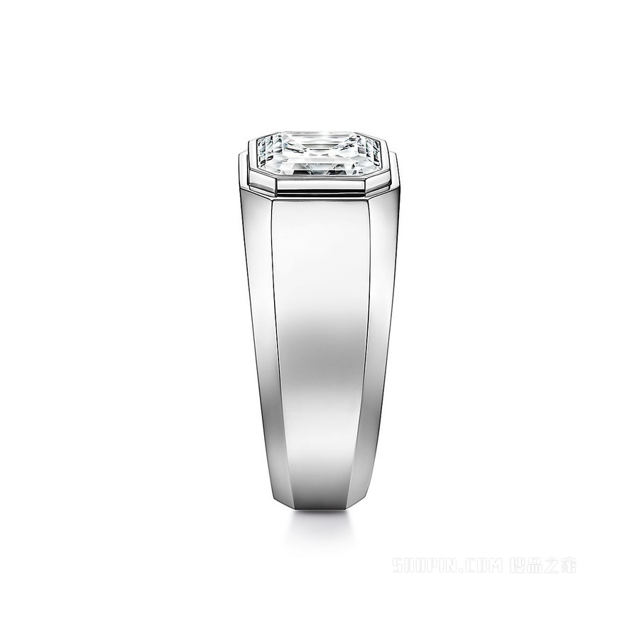 The Charles Tiffany® Setting 男士订婚钻戒