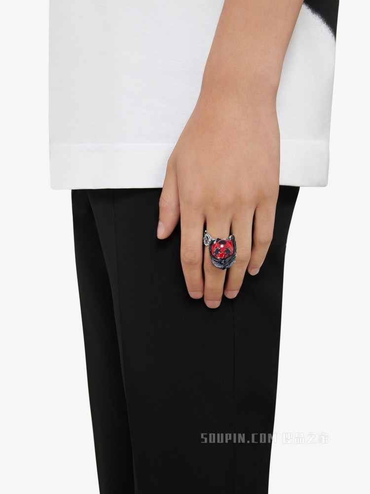 饰水晶小女孩戒指