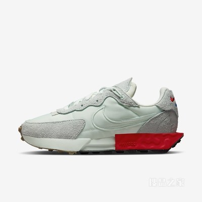 Nike Fontanka Waffle 女子运动鞋