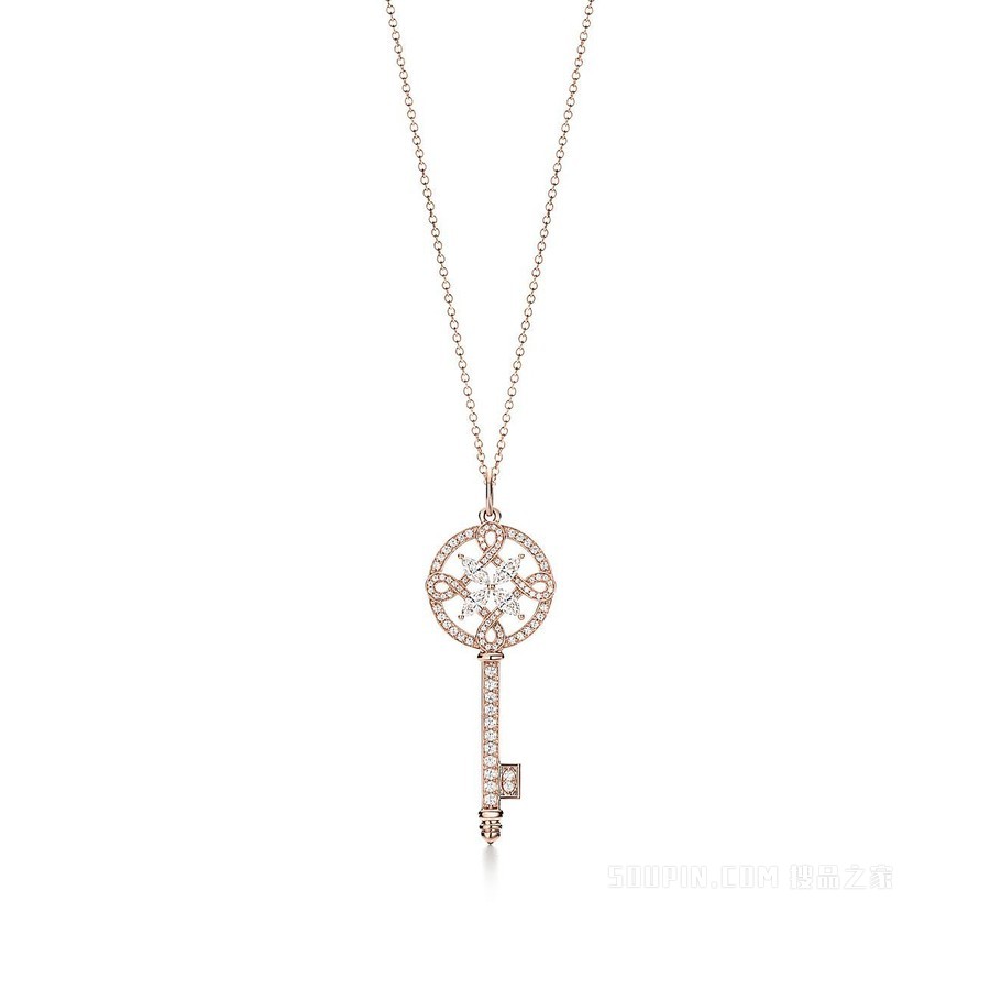 Tiffany Keys 系列 Tiffany Victoria™ 18K 玫瑰金镶钻圆形钥匙吊坠。