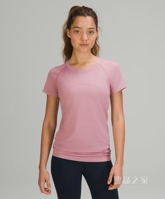 Swiftly Tech 女士运动短袖 T 恤 2.0