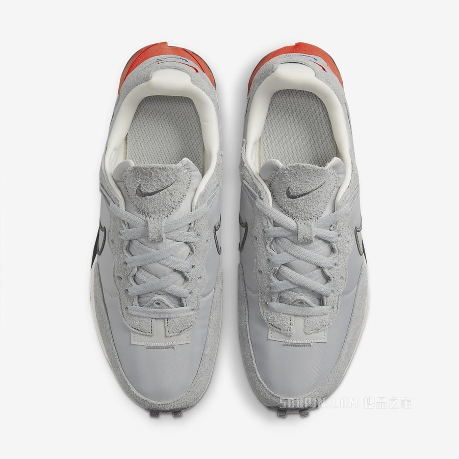Nike Fontanka Waffle 女子运动鞋