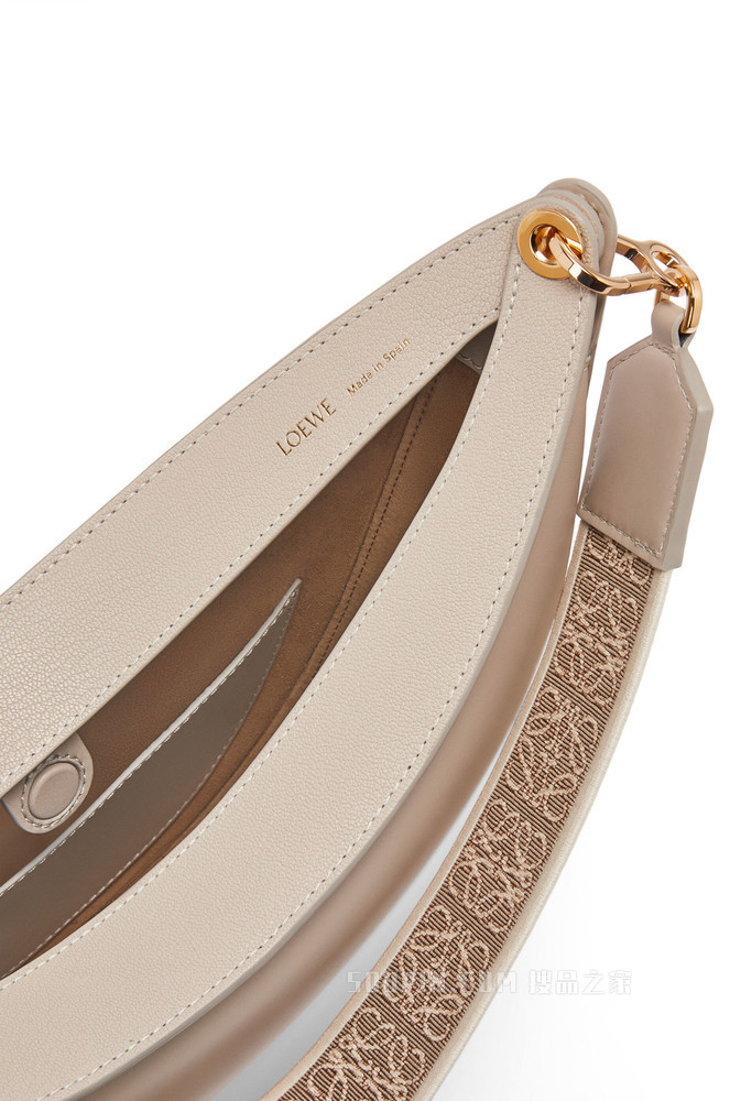 缎面牛皮革和提花布 LOEWE Luna 手袋