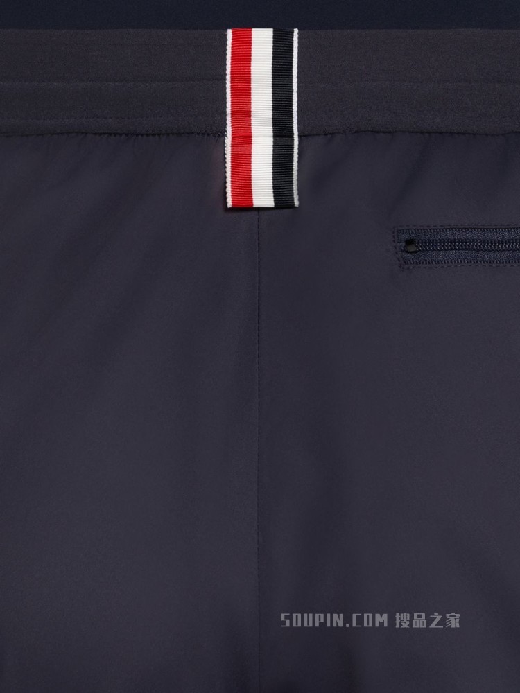 四条纹运动短裤