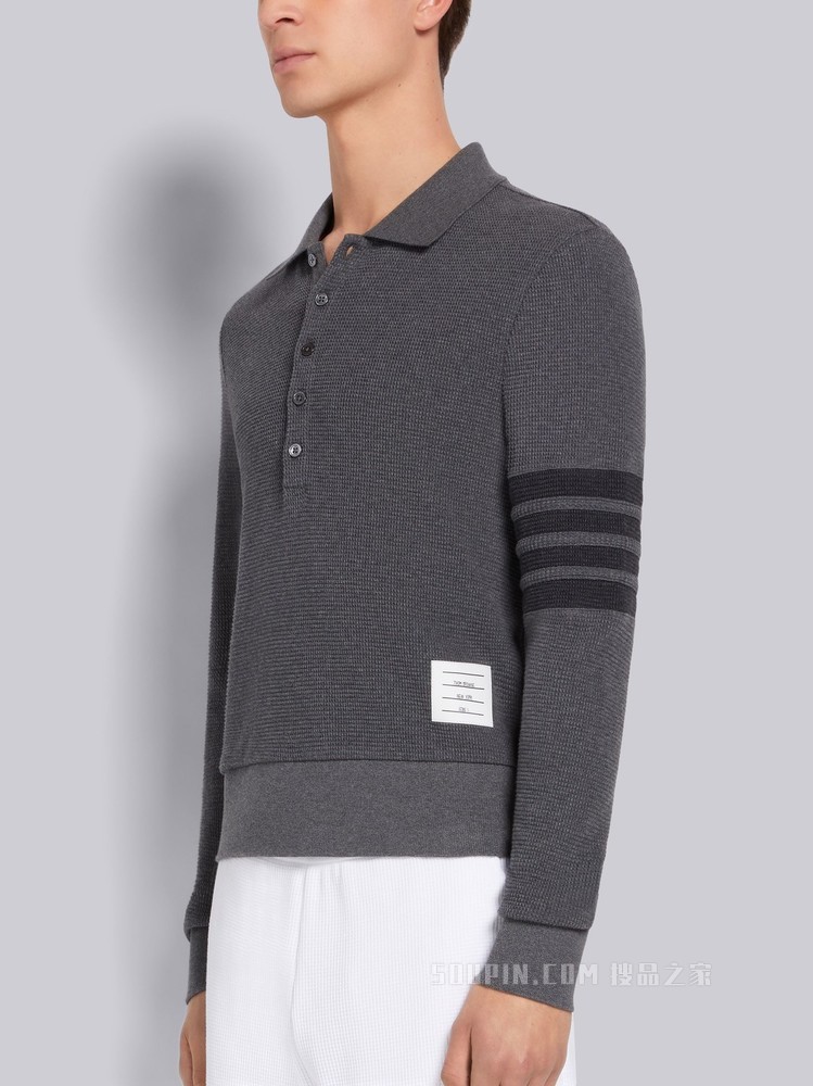 四条纹 POLO 衫