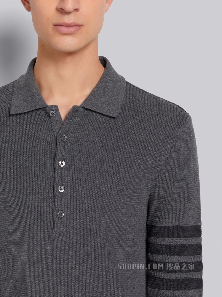 四条纹 POLO 衫
