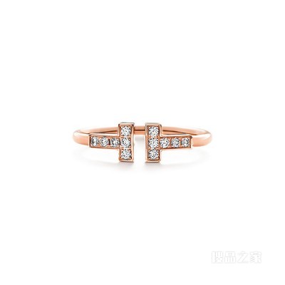 Tiffany T 系列 18K 玫瑰金镶钻线圈戒指。