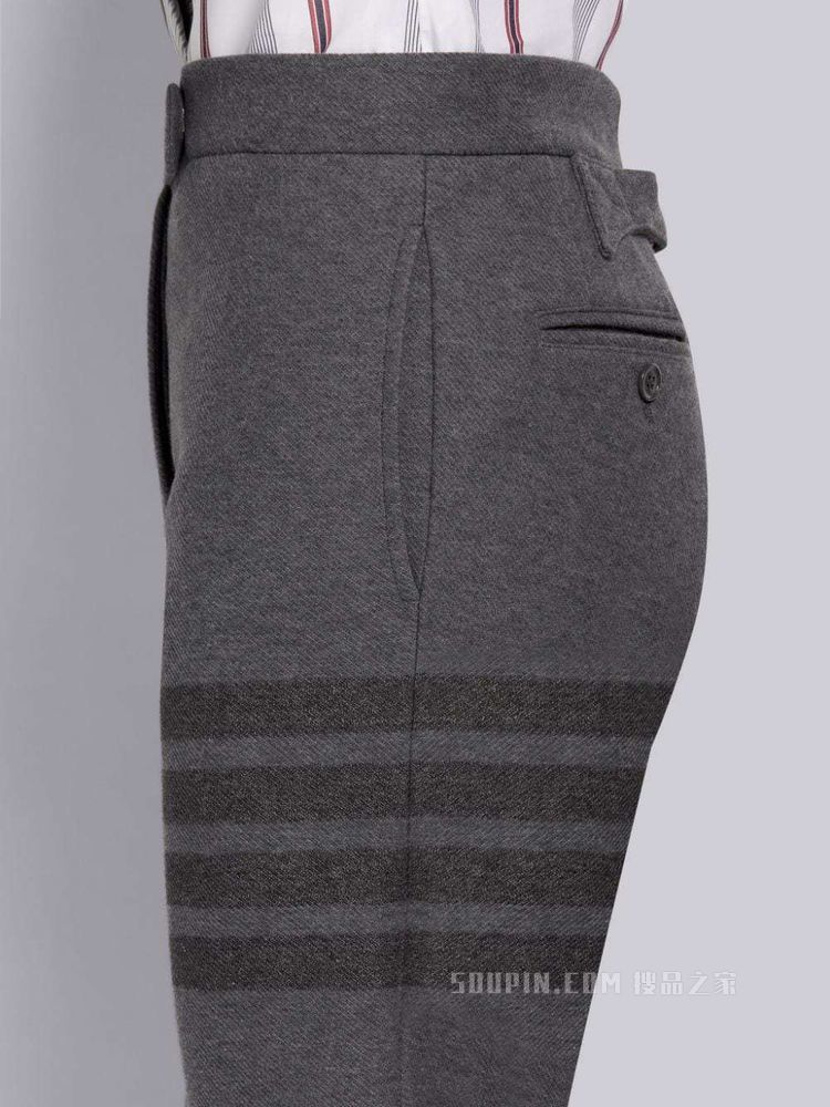 四条纹科技短裤