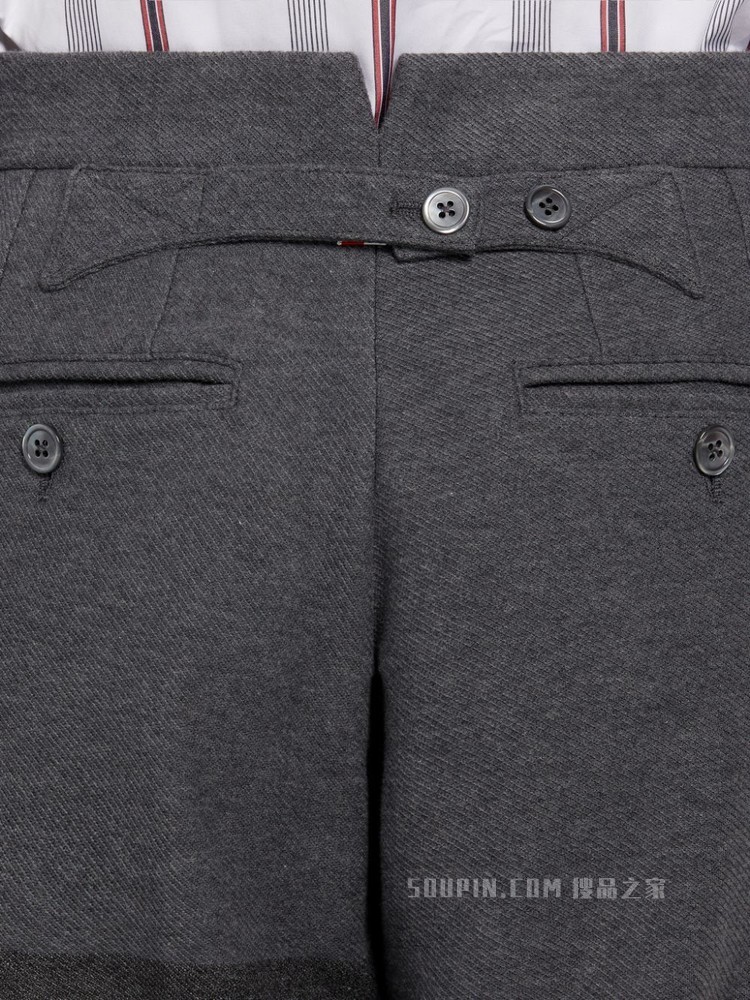 四条纹科技短裤