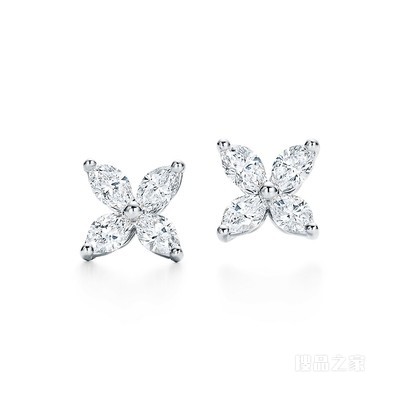 Tiffany Victoria™ 系列铂金镶钻中号耳环。