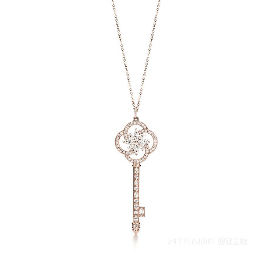 Tiffany Keys 系列 Tiffany Victoria™ 18K 玫瑰金镶钻钥匙吊坠。