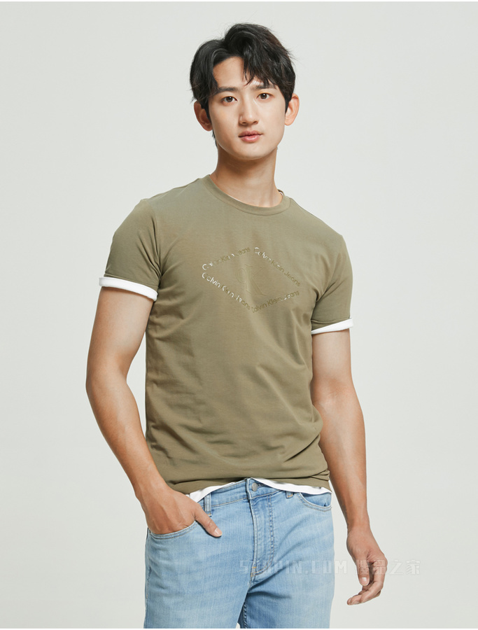 Calvin Klein 22春夏新款男士时尚圆领菱形胶质植绒LOGO短袖T恤J322143