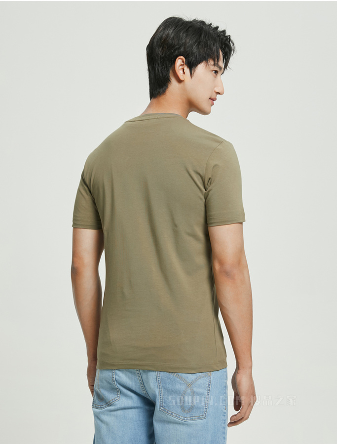 Calvin Klein 22春夏新款男士时尚圆领菱形胶质植绒LOGO短袖T恤J322143