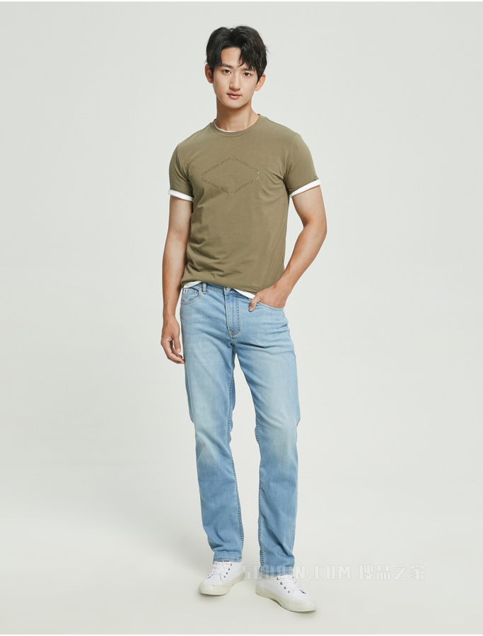 Calvin Klein 22春夏新款男士时尚圆领菱形胶质植绒LOGO短袖T恤J322143