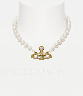 One Row Pearl Bas Relief Choker