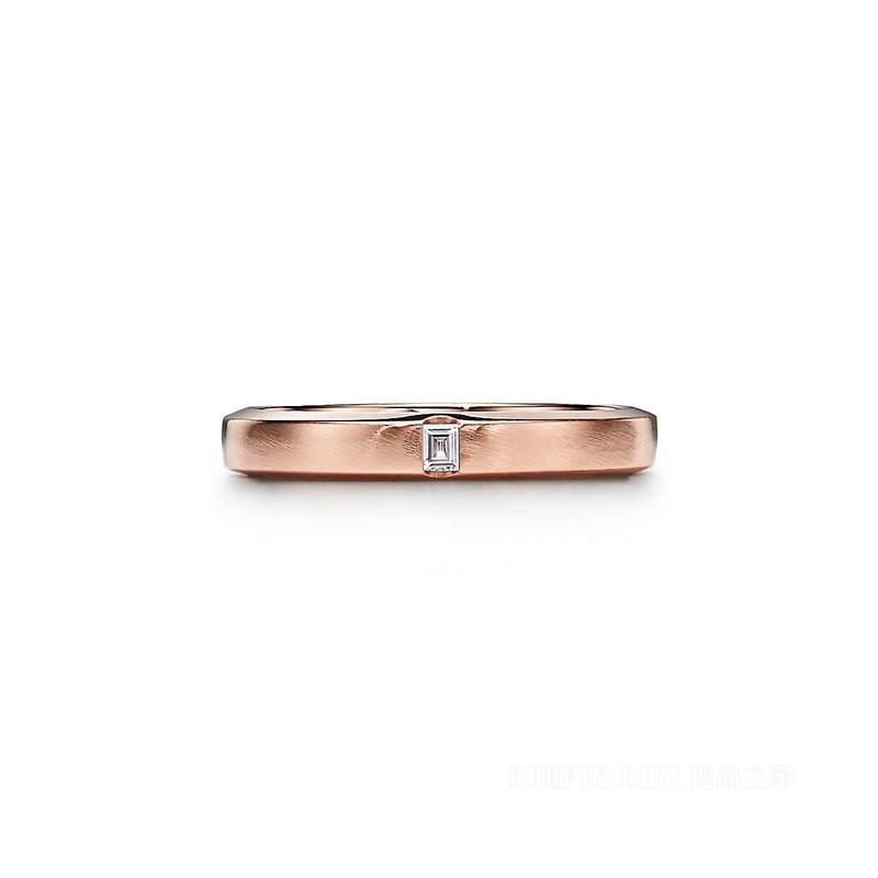 Tiffany Essential Band 18K 玫瑰金镶钻哑光戒指。