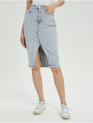 Calvin Klein 22春夏新品女士时尚LOGO织带开叉包臀牛仔半身裙J218473