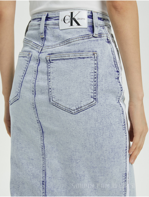 Calvin Klein 22春夏新品女士时尚LOGO织带开叉包臀牛仔半身裙J218473