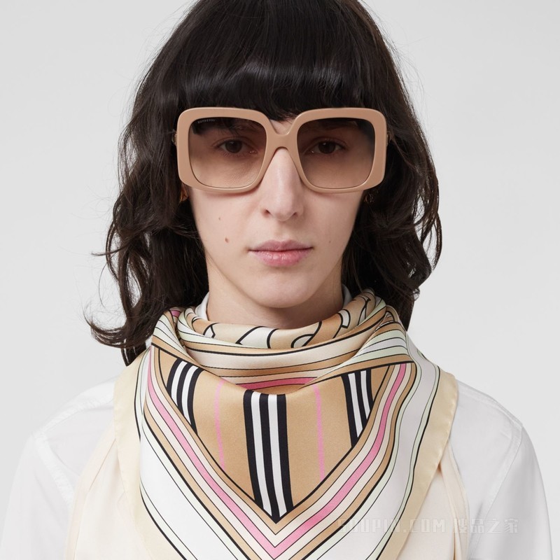 蒙太奇印花丝质方巾 (米色 / 淡粉色)