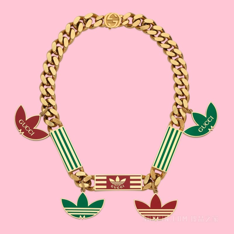 adidas x Gucci联名系列Gucci Trefoil珐琅马衔索链项链 黄金色调金属