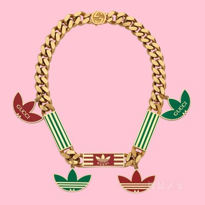 adidas x Gucci联名系列Gucci Trefoil珐琅马衔索链项链 黄金色调金属