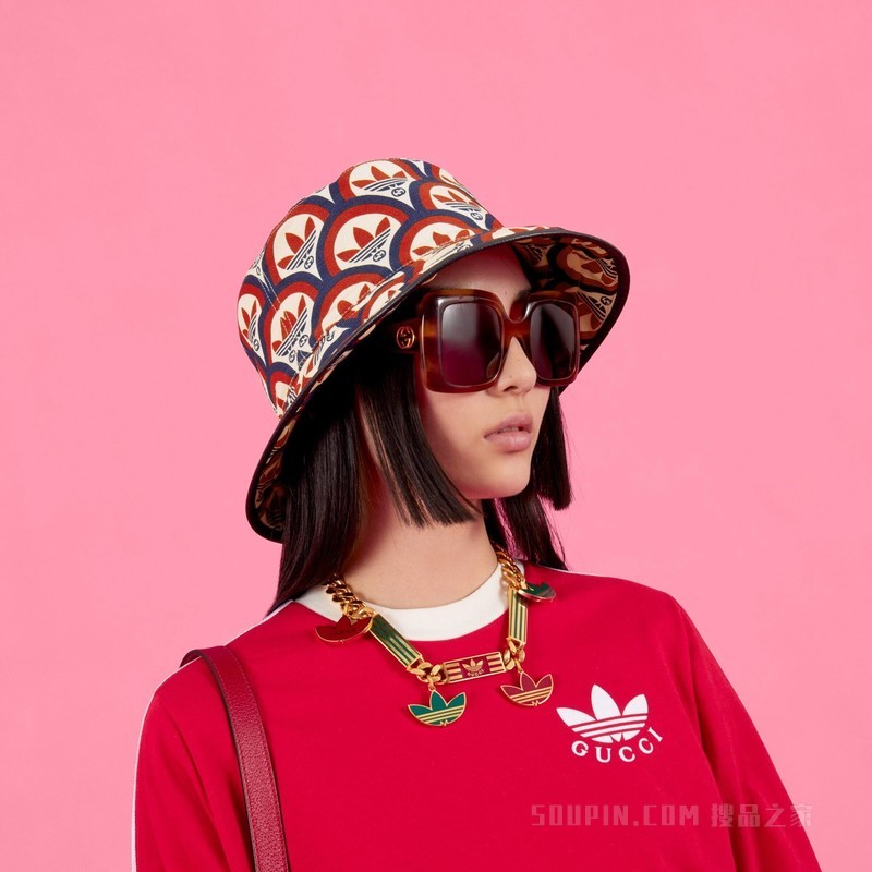 adidas x Gucci联名系列Gucci Trefoil珐琅马衔索链项链 黄金色调金属