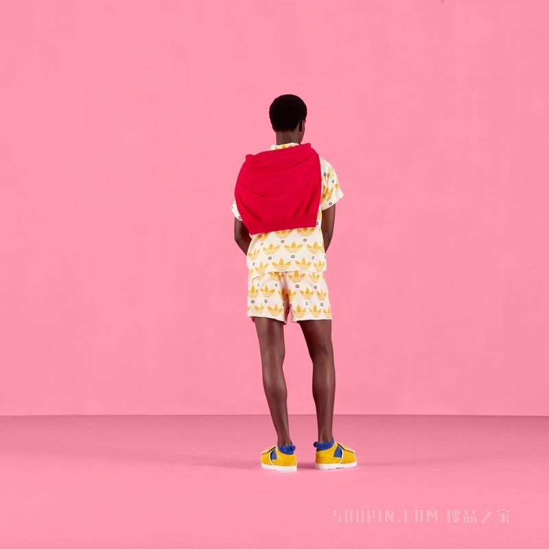 adidas x Gucci联名系列Trefoil印花保龄球衫 象牙白色和黑色