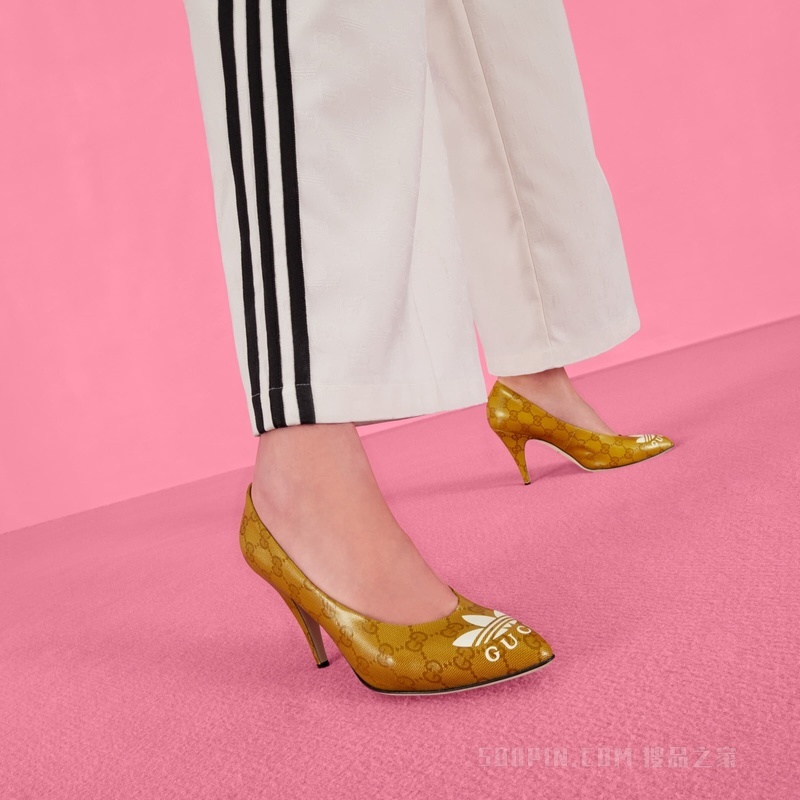 adidas x Gucci联名系列女士GG浅口鞋 米色和棕色GG水晶帆布
