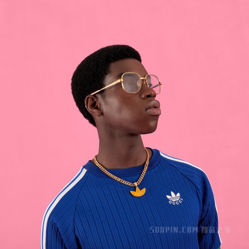 adidas x Gucci联名系列饰Trefoil吊坠马衔索链项链 黄金色调金属