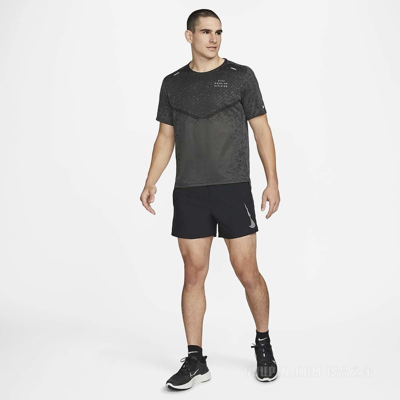 Nike Dri-FIT ADV Run Division Techknit 男子短袖跑步上衣