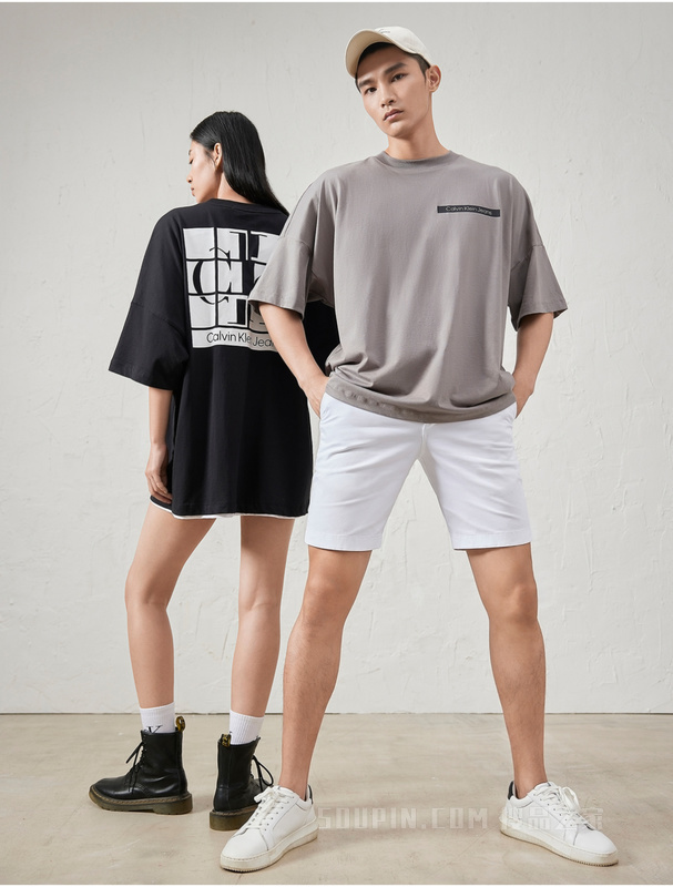 Calvin Klein 22春夏男女同款切割图案印花短袖T恤J400212