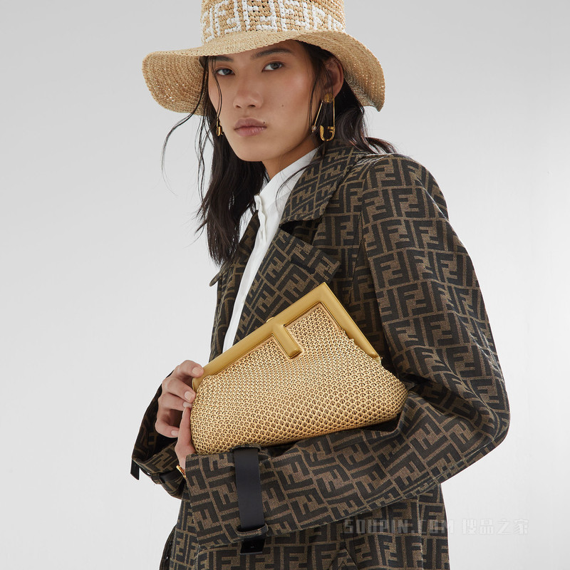 Fendi First小号手袋 米色拉菲草编织手袋