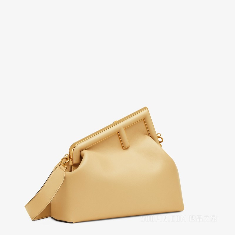 Fendi First中号手袋 沙色皮革手袋