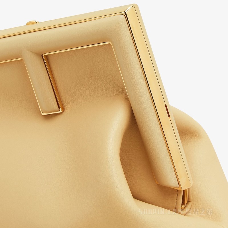 Fendi First中号手袋 沙色皮革手袋