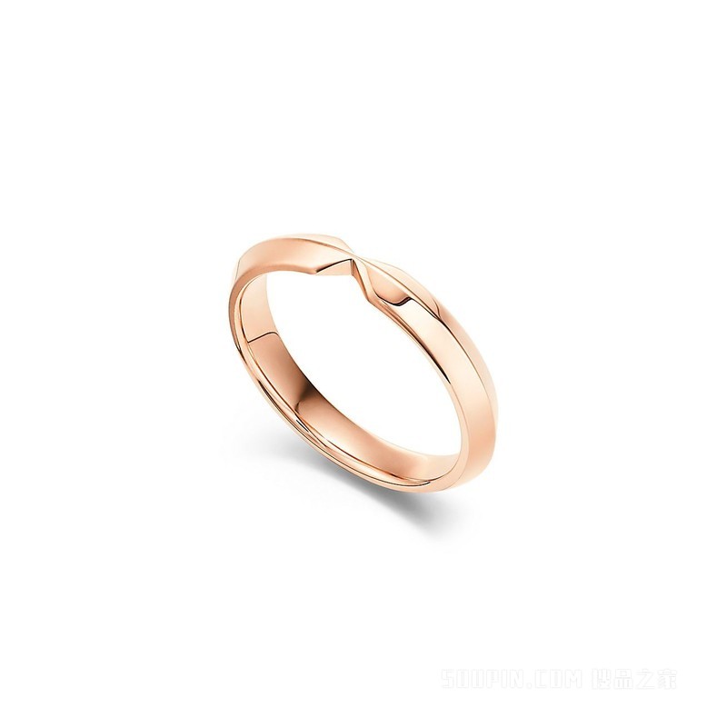 The Tiffany® Setting 系列 18K 玫瑰金嵌套窄式戒指，宽 3 毫米。