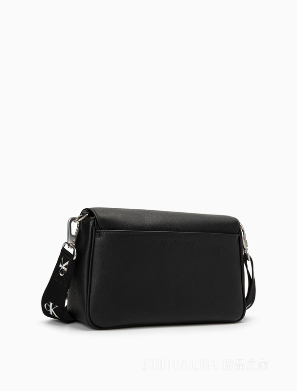 Calvin Klein 22初秋新款经典磁扣翻盖式压印LOGO肩带单肩斜挎包DH3217