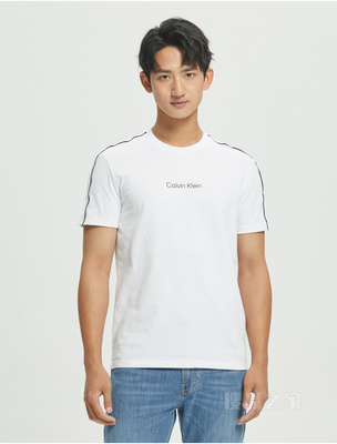Calvin Klein 22春夏男士时尚圆领串标织带印花吸汗透气短袖T恤40HC212