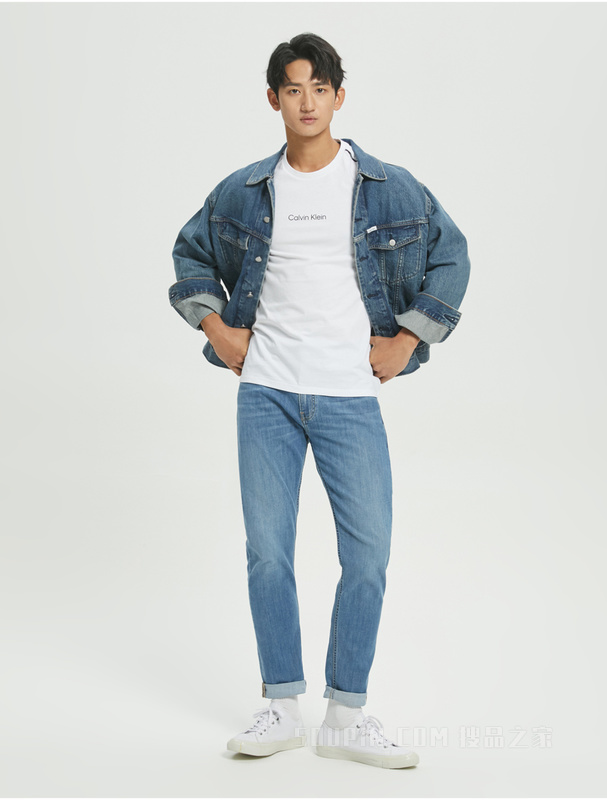 Calvin Klein 22春夏男士时尚圆领串标织带印花吸汗透气短袖T恤40HC212