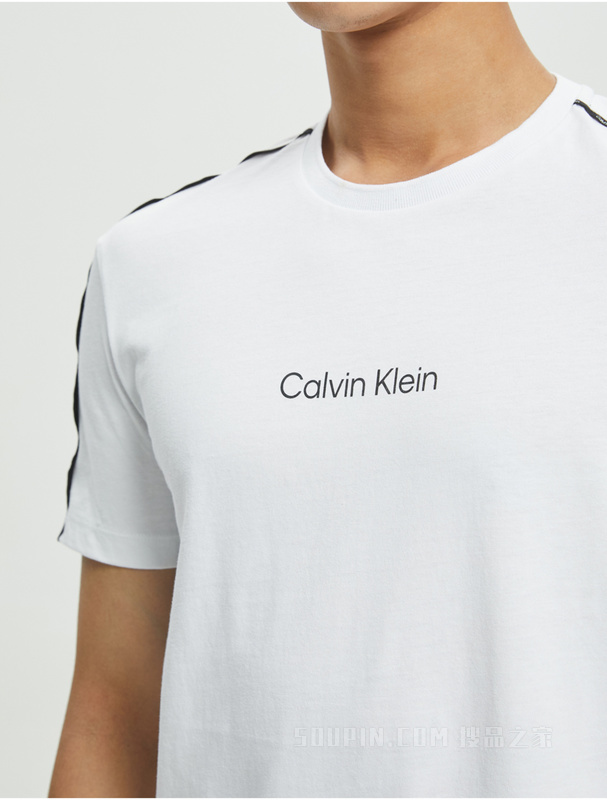 Calvin Klein 22春夏男士时尚圆领串标织带印花吸汗透气短袖T恤40HC212