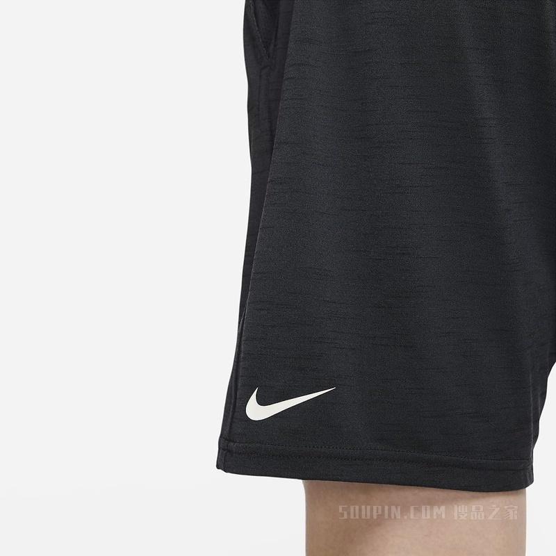 Nike Yoga Dri-FIT 男子短裤