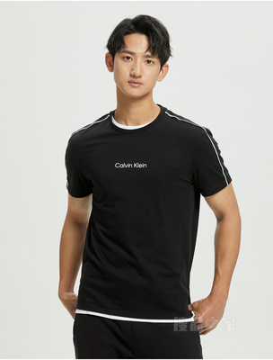 Calvin Klein 22春夏男士时尚圆领串标织带印花吸汗透气短袖T恤40HC212
