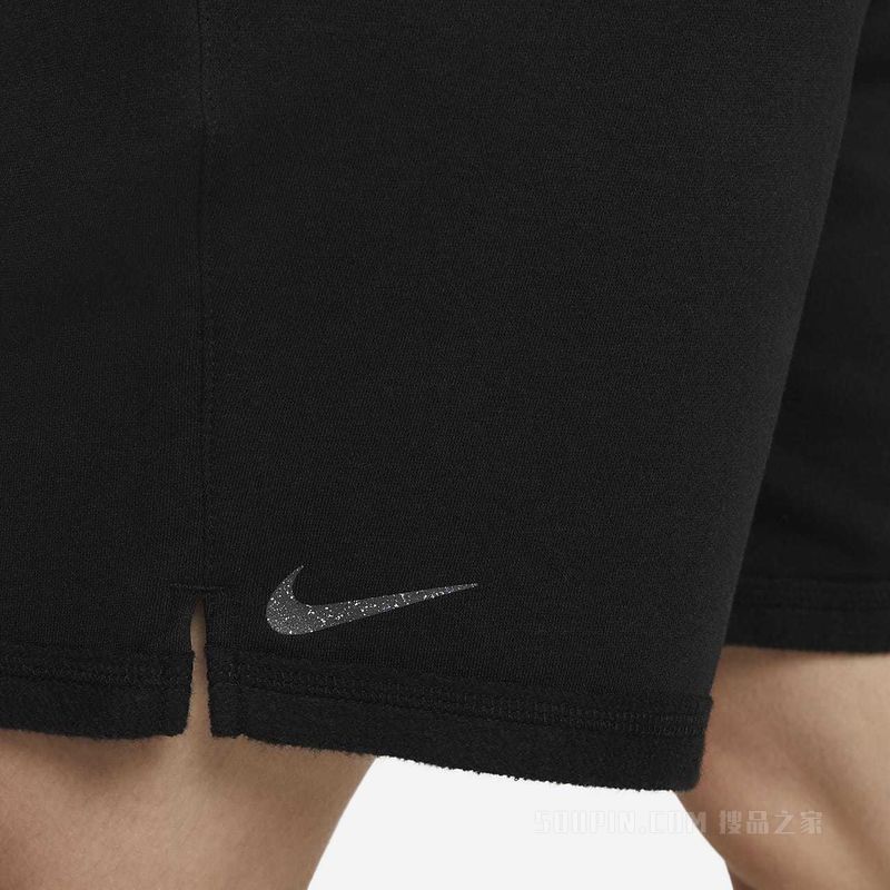 Nike Yoga Therma-FIT 男子短裤