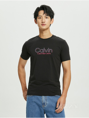 Calvin Klein 22初秋男士休闲线型叠印LOGO修身圆领透气短袖T恤J321529