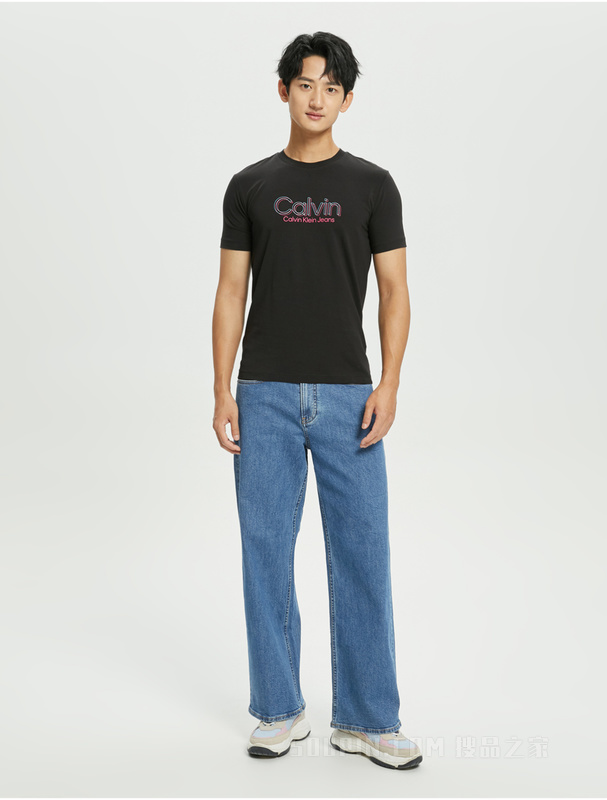 Calvin Klein 22初秋男士休闲线型叠印LOGO修身圆领透气短袖T恤J321529