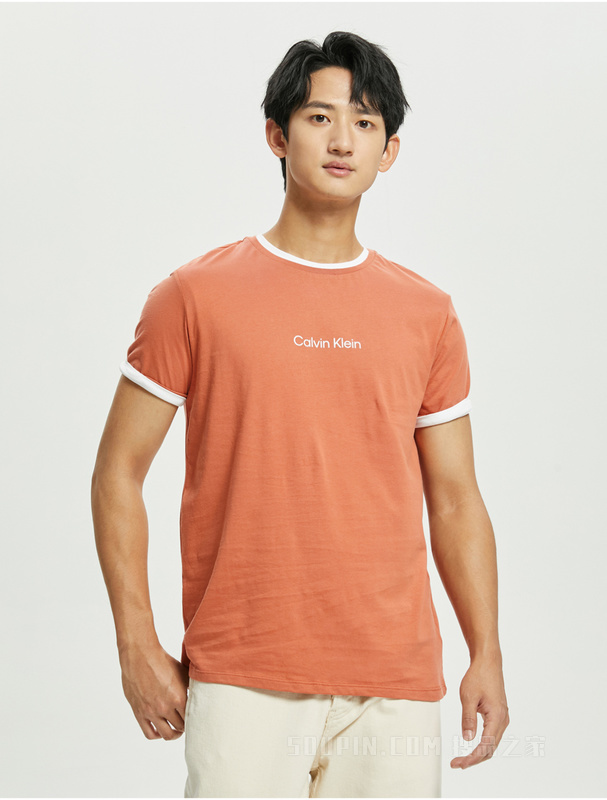 Calvin Klein 22春夏新款男士舒适圆领纯棉透气简约印花短袖T恤40HC236