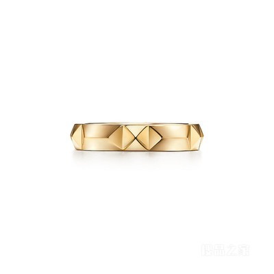 Tiffany True™ 系列 18K 黄金戒指，宽 4 毫米