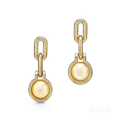 Tiffany HardWear 系列 18K 黄金南洋金珍珠链环耳环。