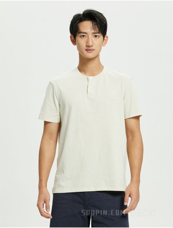 Calvin Klein 22春季新款男士透气亨利领半开襟浮雕LOGO短袖T恤40HC210