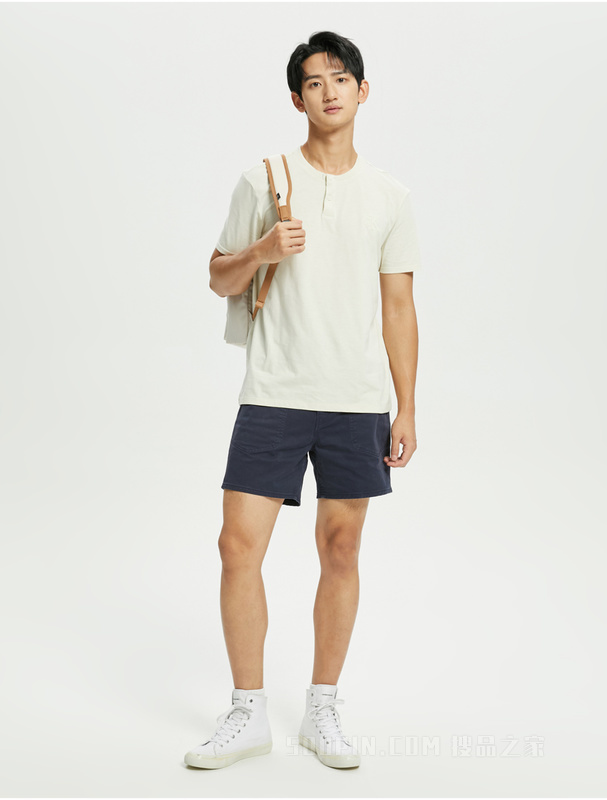 Calvin Klein 22春季新款男士透气亨利领半开襟浮雕LOGO短袖T恤40HC210
