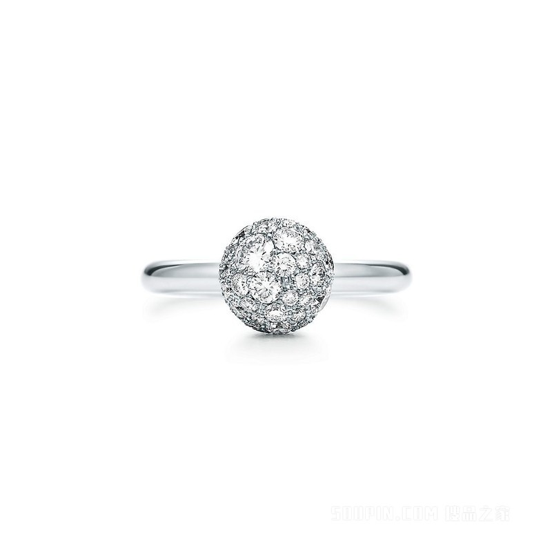 Tiffany HardWear 系列 18K 白金镶钻球形戒指。